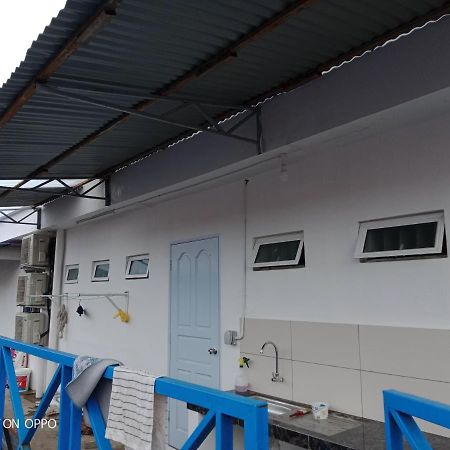 Ocean House Hostel Semporna Ngoại thất bức ảnh