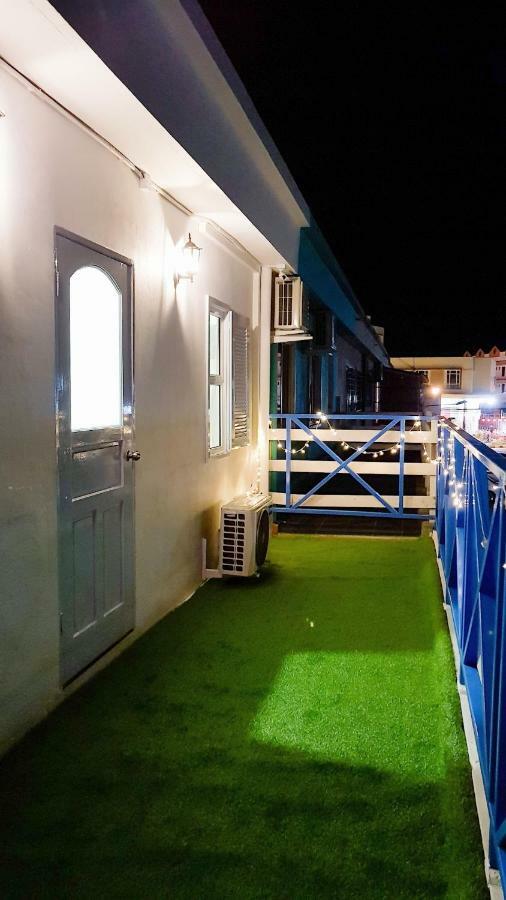Ocean House Hostel Semporna Ngoại thất bức ảnh