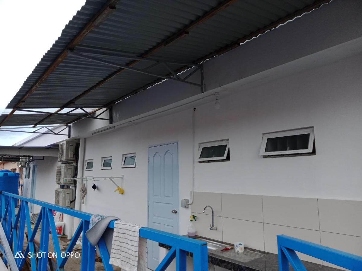 Ocean House Hostel Semporna Ngoại thất bức ảnh
