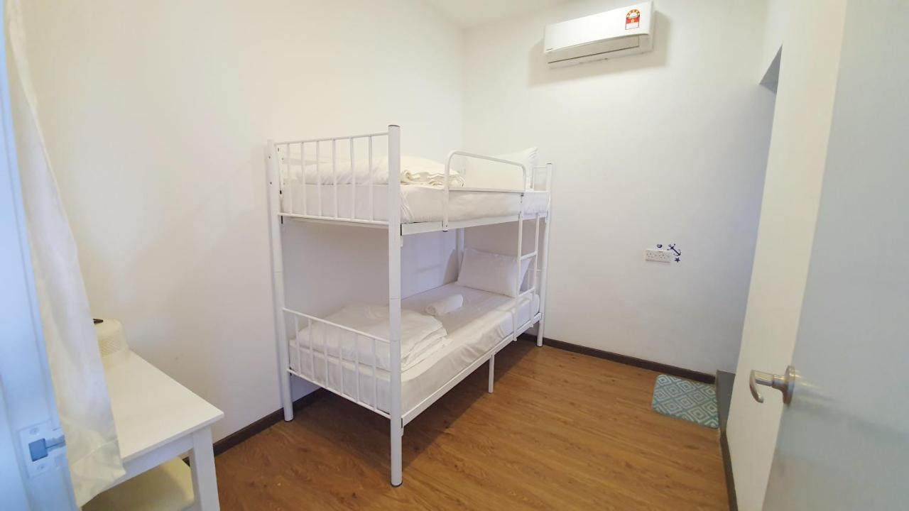 Ocean House Hostel Semporna Ngoại thất bức ảnh